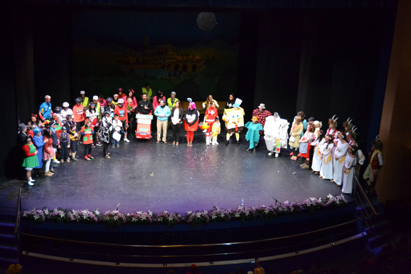 confirmar martillo Horno El Teatro Municipal acoge por primera vez el concurso de disfraces de  Carnaval - alcaudete.es